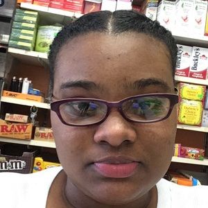 Meet your Posher, Nadine